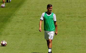 Paulo Dybala, Juventus, fonte Di Leandro Ceruti from Rosta, Italia - juve 6 leggenda, CC BY-SA 2.0, https://commons.wikimedia.org/w/index.php?curid=59296963