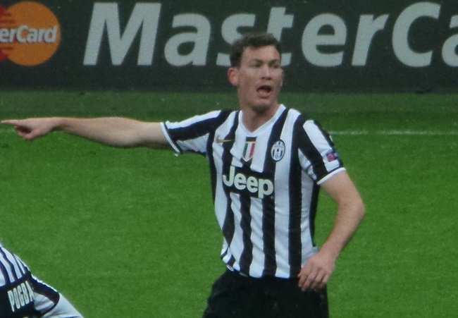 Stephan Lichtsteiner fonte foto: Di Ultraslansi - Opera propria, CC BY-SA 3.0, https://commons.wikimedia.org/w/index.php?curid=30097002