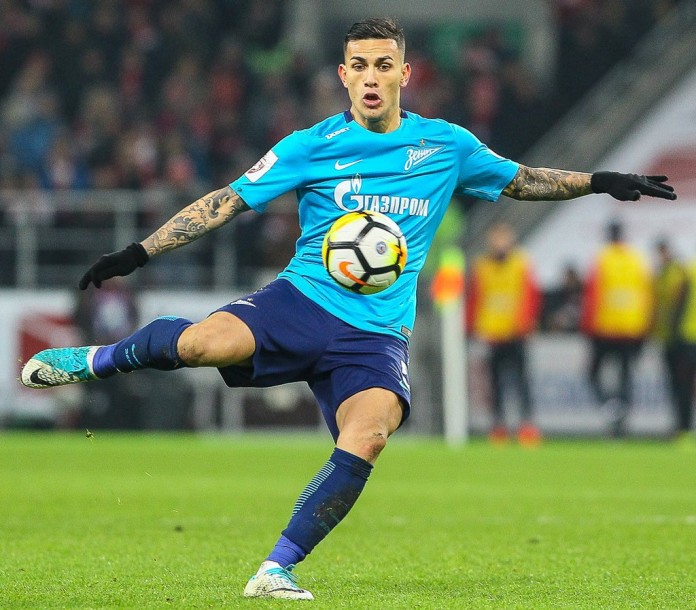 Paredes, Zenit, fonte By Дмитрий Садовников - https://www.soccer0010.com/galery/1025102/photo/697047, CC BY-SA 3.0, https://commons.wikimedia.org/w/index.php?curid=64400323