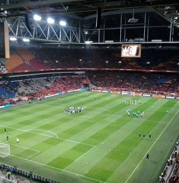 Amsterdam Arena, stadio dell'Ajax, fonte By Tsonga4 - Own work, CC BY-SA 4.0, https://commons.wikimedia.org/w/index.php?curid=47804386