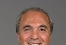 Rocco Commisso, fonte Di mediacom communications corporation - Opera propria, CC BY-SA 3.0, https://commons.wikimedia.org/w/index.php?curid=22562008