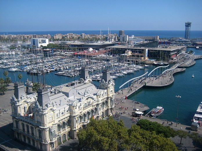 Vista del porto di Barcellona, Foto Wikipedia
