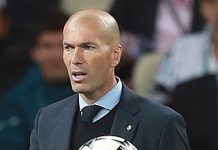 Zinedine Zidane, fonte By Антон Зайцев - https://www.soccer.ru/galery/1050902/photo/728340, CC BY-SA 3.0, https://commons.wikimedia.org/w/index.php?curid=69480230