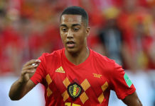 Youri Tielemans, fonteBy Кирилл Венедиктов - https://www.soccer.ru/galery/1055768/photo/734097, CC BY-SA 3.0, https://commons.wikimedia.org/w/index.php?curid=70337373
